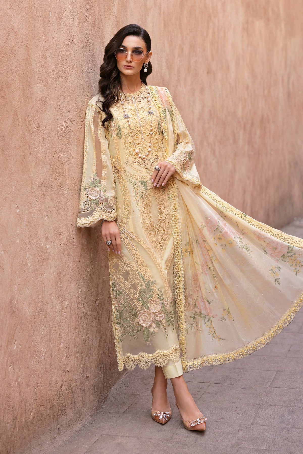 Maria B - Luxury Lawn '25