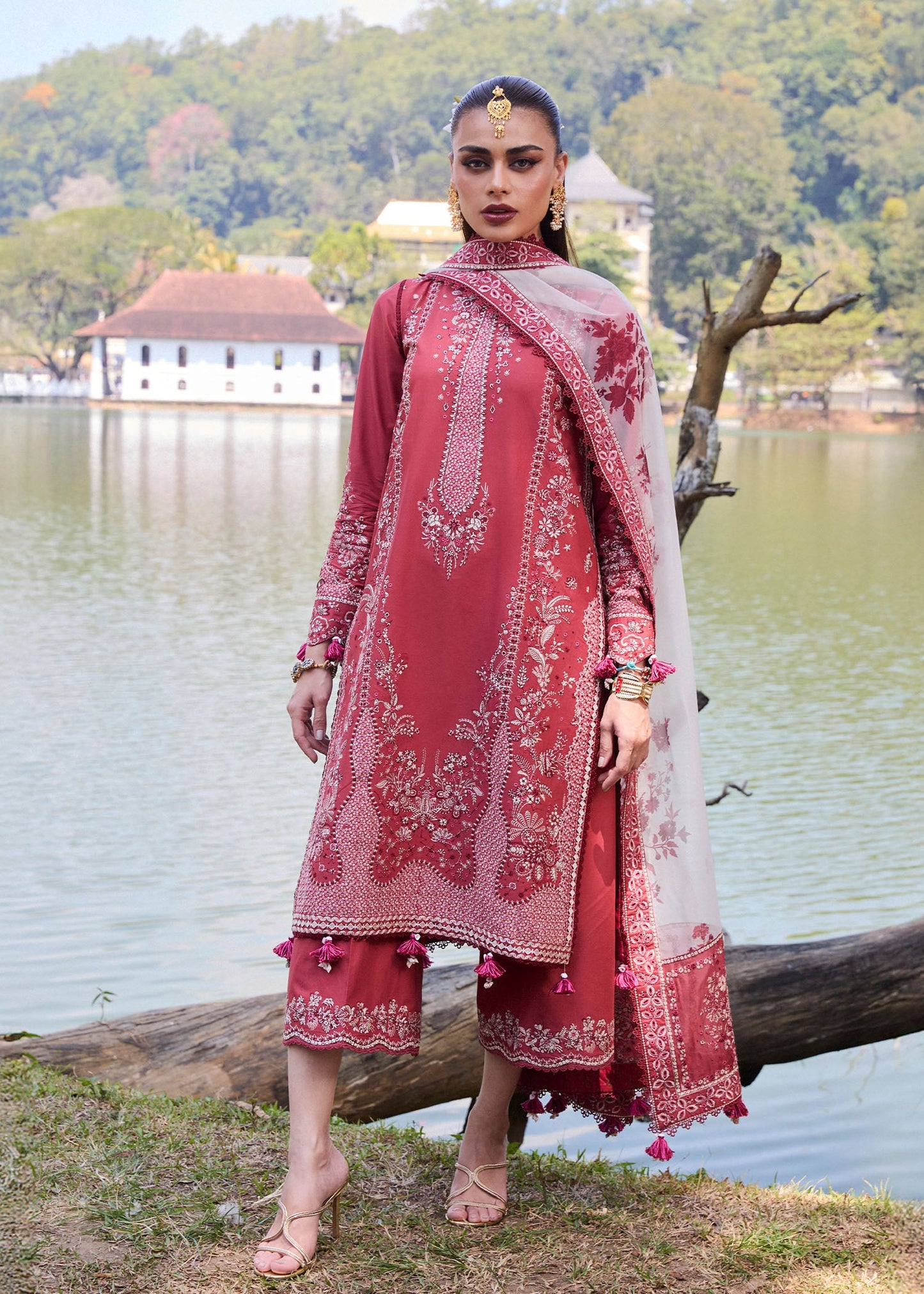 Hussain Rehar - Luxury Lawn '25