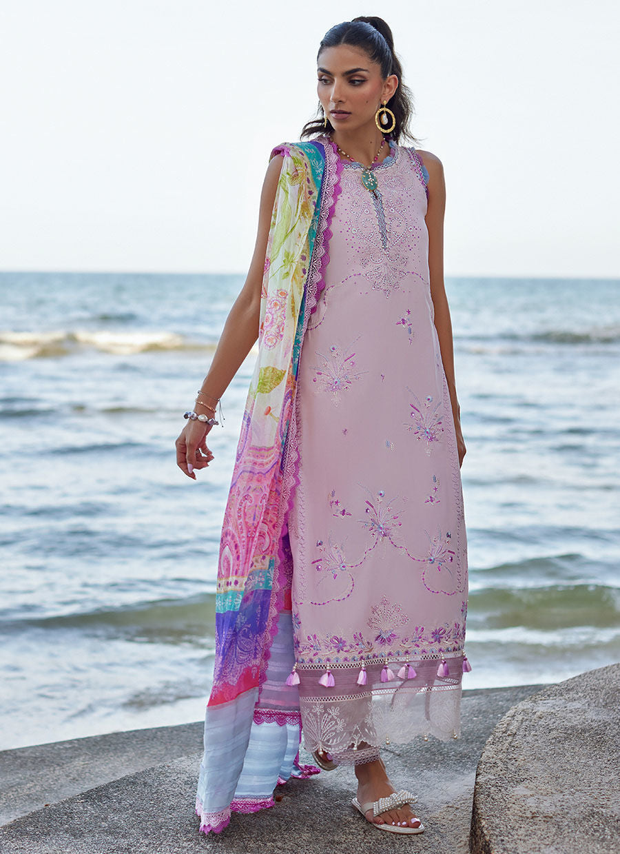 Farah Talib Aziz - Suay Lawn '24