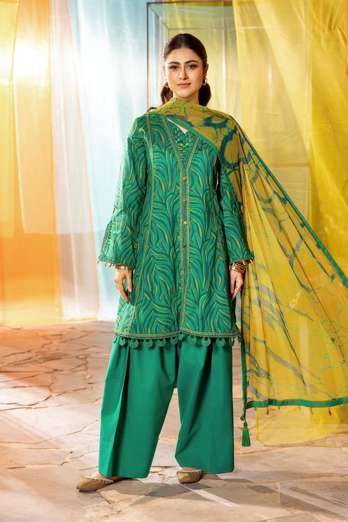 Maria B - M Basic Lawn '25