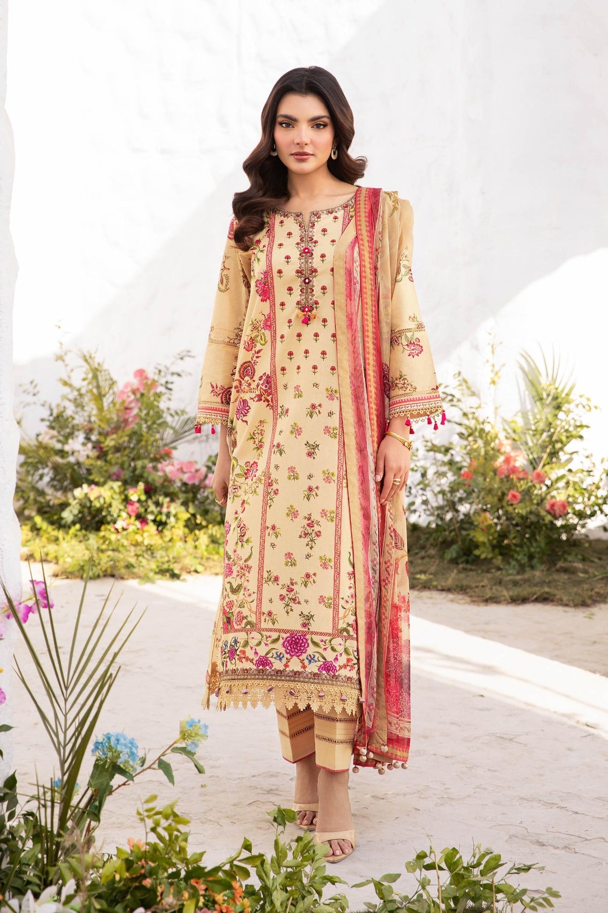 Maria B - M Basic Lawn '25