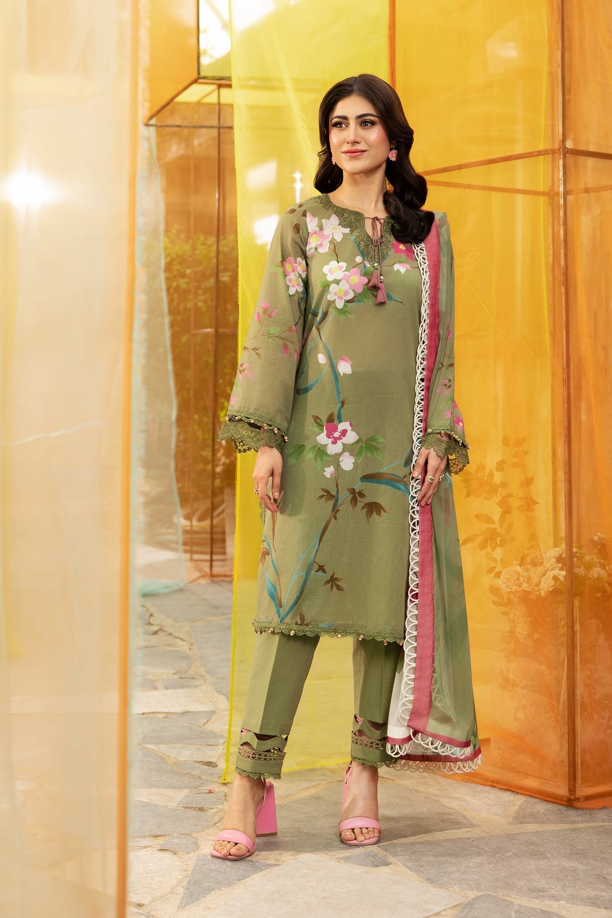 Maria B - M Basic Lawn '25