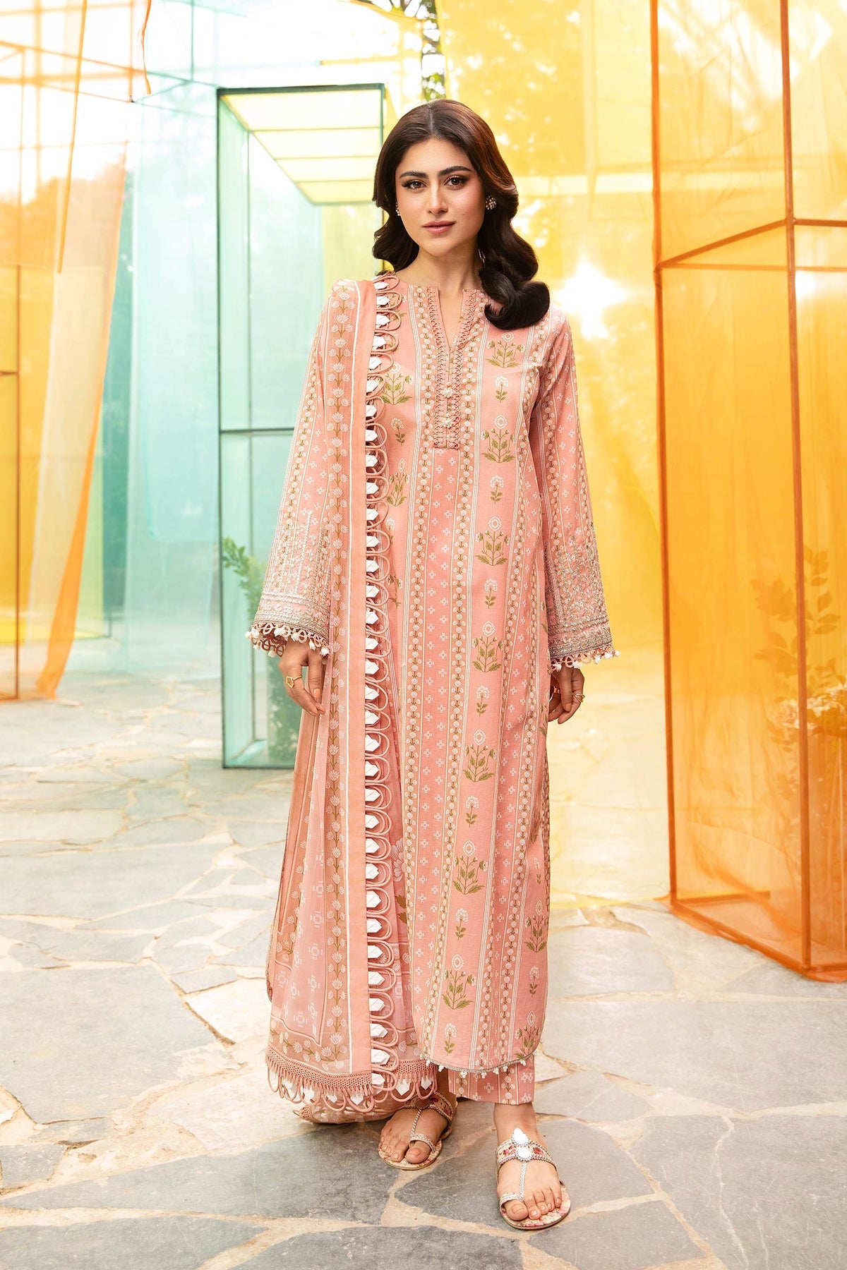 Maria B - M Basic Lawn '25