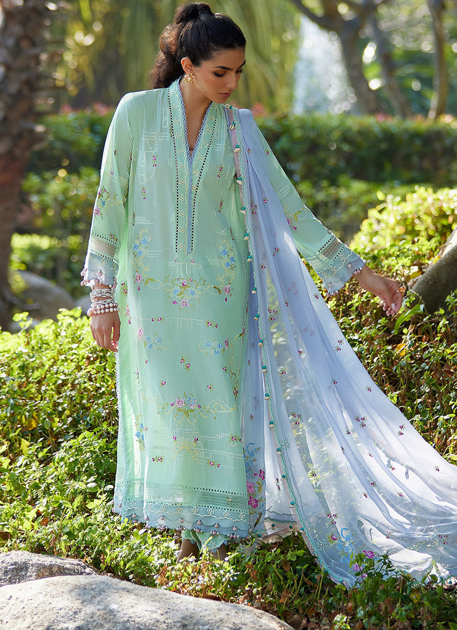 Farah Talib Aziz - Suay Lawn '24