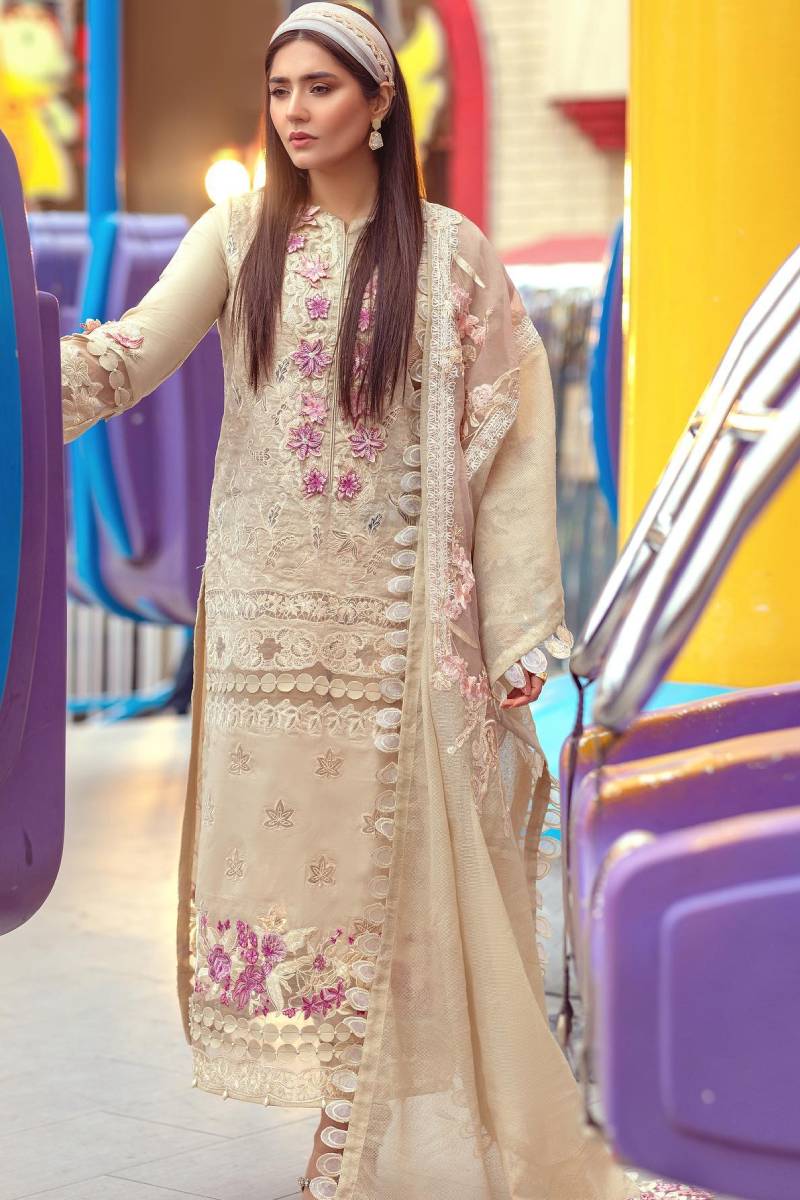 Lilibet Luxury Lawn'22