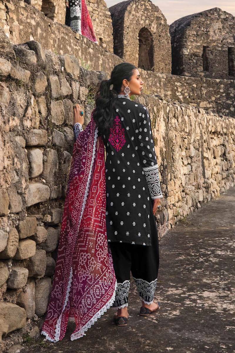 Zainab Chottani Chikankari'22